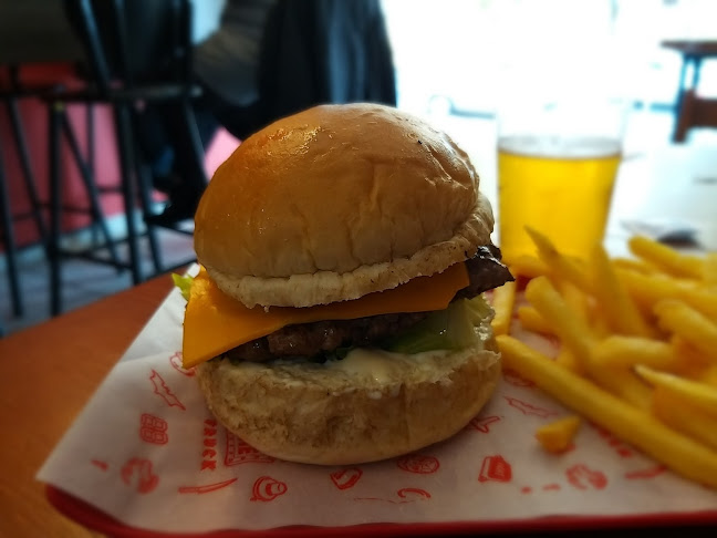 Cine Truck - Burgers and Beers - Restaurante