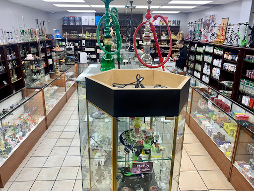 Tobacco Shop «Smoke Tokz Head Shop KC», reviews and photos, 1263 W 103rd St, Kansas City, MO 64114, USA