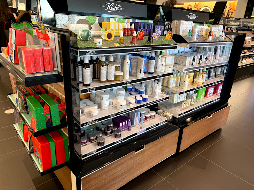 Cosmetics Store «SEPHORA», reviews and photos, 4766 Admiralty Way C1-3, Marina Del Ray, CA 90202, USA