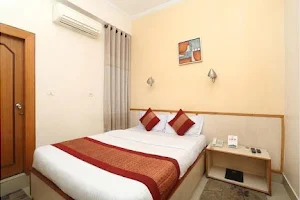 OYO 557 Hotel Pujan image