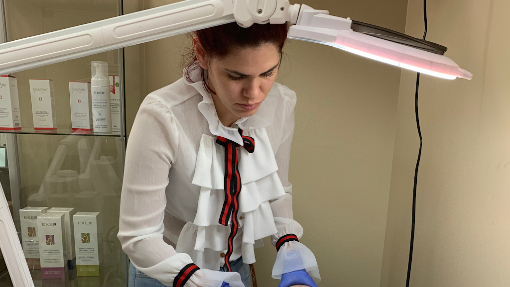 Helen Beauty Salon & Spa 33144