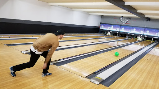 Bowling Alley «Emerald Lanes», reviews and photos, 140 Oakway Rd, Eugene, OR 97401, USA