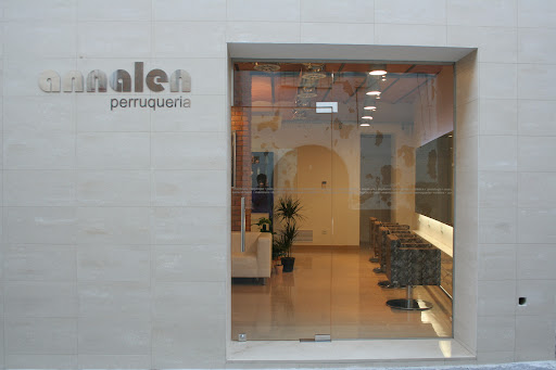 Annalen Perruqueria en laSerra d'Almos, Tarragona