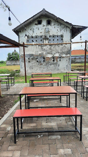 Cafe Pondok Bambu Kraksaan Probolinggo