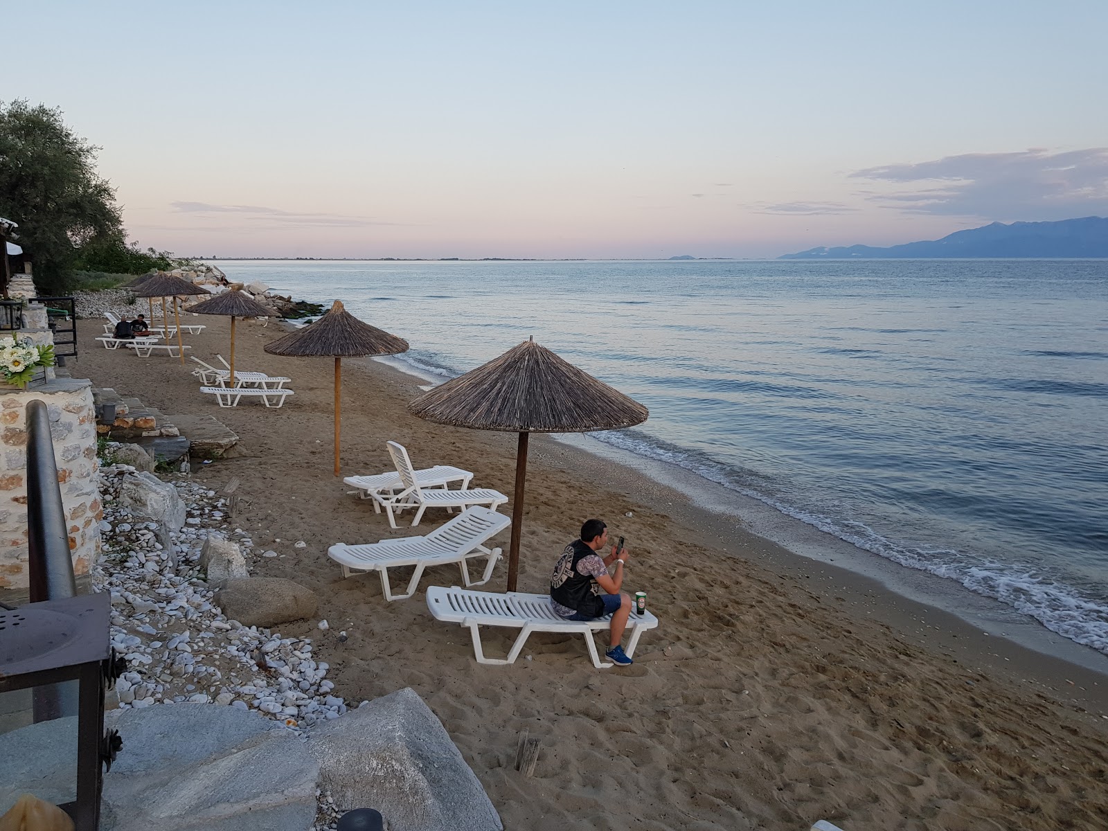 Dimitra beach的照片 具有非常干净级别的清洁度