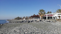 Φωτογραφία του Burnaz beach και η εγκατάσταση