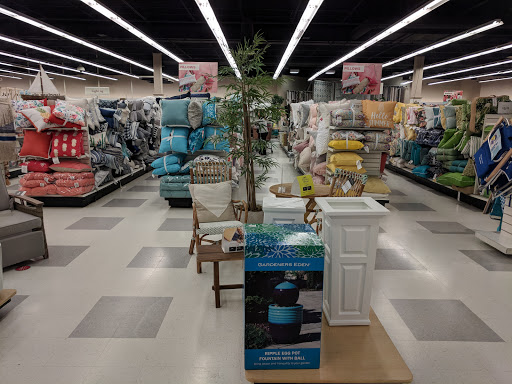 Department Store «T.J. Maxx and HomeGoods», reviews and photos, 7349 Lemont Rd, Downers Grove, IL 60516, USA