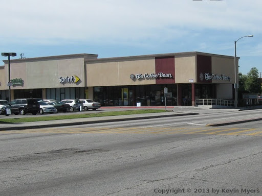 The Coffee Bean & Tea Leaf image