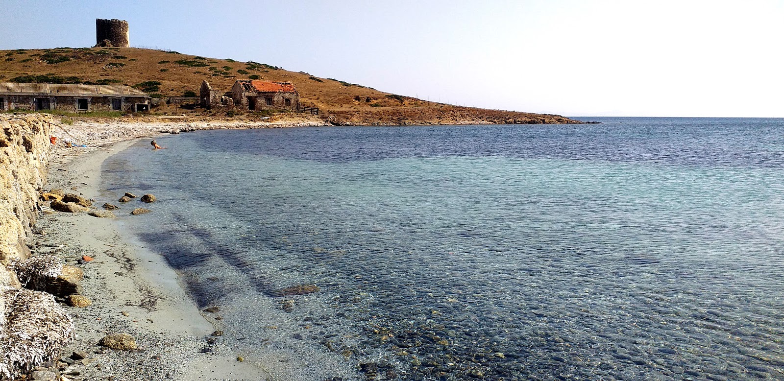 Foto de Spiaggia di Cala Trabuccato e o assentamento