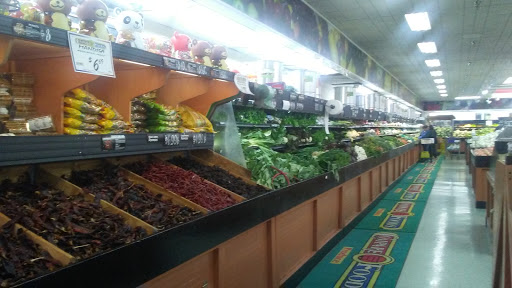 Supermarket «Compare Foods Supermarket», reviews and photos, 818 E Arrowood Rd, Charlotte, NC 28217, USA