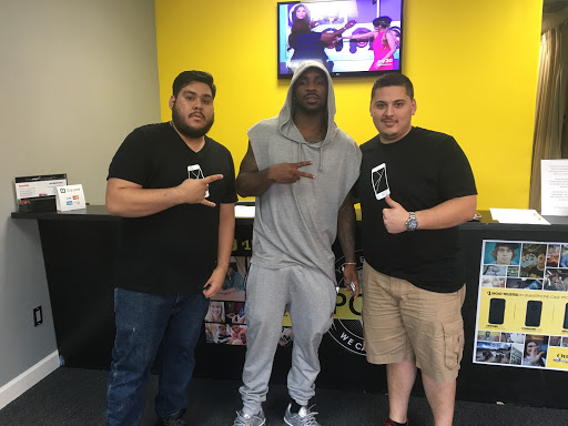 Computer Repair Service «iPC Repair - iPhone Repair • iPad Repair • MacBook Repair • Laptop Repair», reviews and photos, 106 Westheimer Rd a, Houston, TX 77006, USA