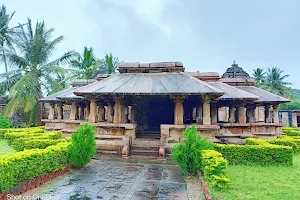 Ancient Shri Hooli Panchalingeshwara Temple image