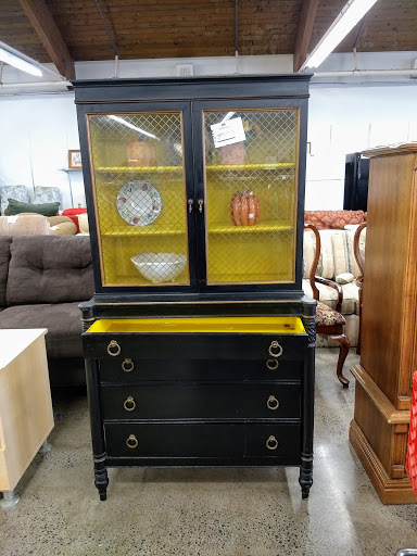 Thrift Store «Thrifty Shopper», reviews and photos, 112 E Manlius St, East Syracuse, NY 13057, USA