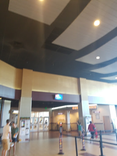 Movie Theater «Regal Cinemas Moorestown Mall 12 & RPX», reviews and photos, 400 NJ-38, Moorestown, NJ 08057, USA