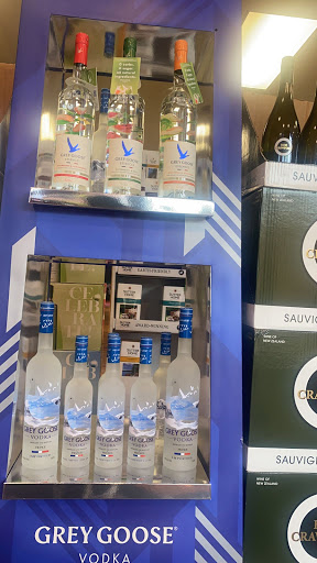 Liquor Store «Village Wine & Liquor Inc», reviews and photos, 161 N Wellwood Ave, Lindenhurst, NY 11757, USA