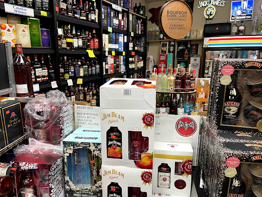 Liquor Store «Rialto Liquors», reviews and photos, 24 Mountain Mall Plaza, Monticello, NY 12701, USA