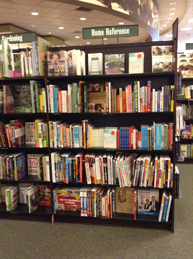 Book Store «Barnes & Noble», reviews and photos, 270 Buckland Hills Dr #1024, Manchester, CT 06040, USA