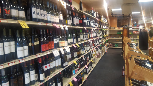 Oakland Wine & Liquor Store, 390 Ramapo Valley Rd, Oakland, NJ 07436, USA, 