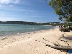 Photo de Khem Beach protégé par des falaises