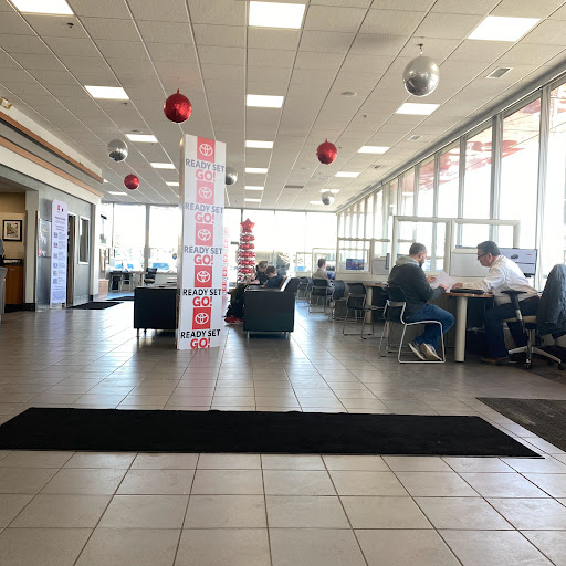 Toyota Dealer «Maplewood Toyota», reviews and photos, 2873 Maplewood Dr, Maplewood, MN 55109, USA