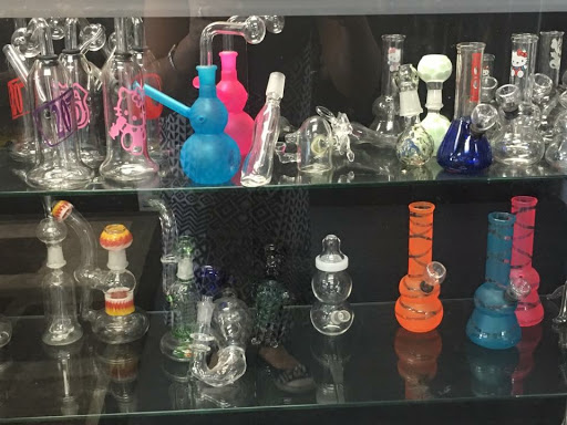 Tobacco Shop «3M Smoke Shop», reviews and photos, 644 W Chapman Ave, Placentia, CA 92870, USA
