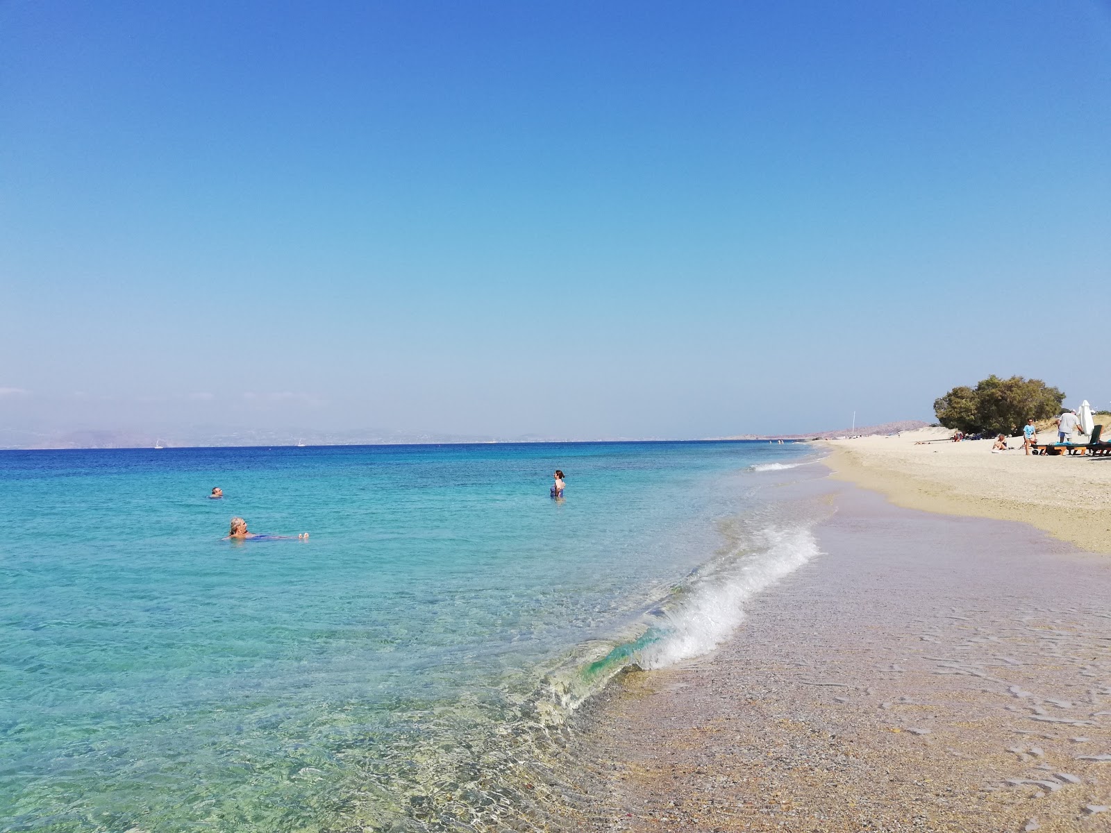Fotografija Plaža Maragkas II z svetel fin pesek površino