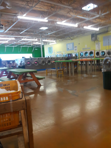 Laundromat «Amigo Laundry», reviews and photos, 3349 Country Club Dr W, Irving, TX 75038, USA