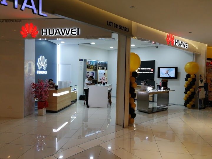 Huawei Experience StoreKlang Parade