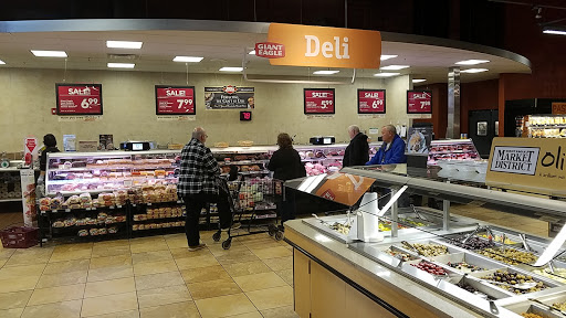 Supermarket «Giant Eagle Supermarket», reviews and photos, 9901 Mountain View Dr, West Mifflin, PA 15122, USA