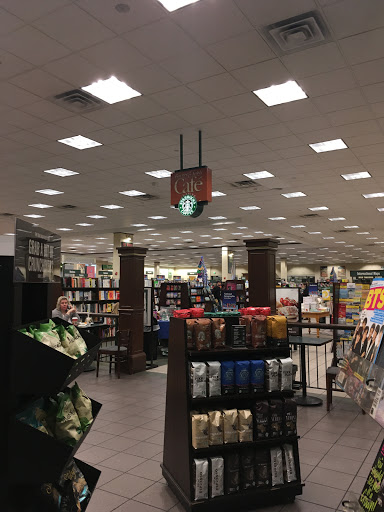 Book Store «Barnes & Noble», reviews and photos, 19401 Alderwood Mall Pkwy, Lynnwood, WA 98036, USA