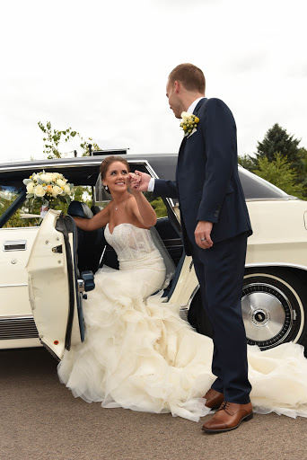 Bridal Shop «Bella Bianca Bridal», reviews and photos, 17W527 E Roosevelt Rd, Oakbrook Terrace, IL 60181, USA