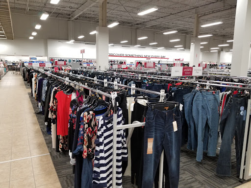 Stores to buy women's jeans Milwaukee