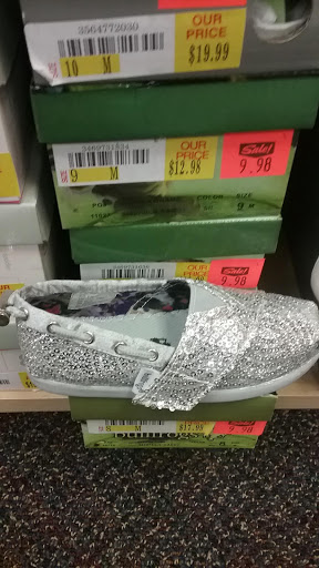Shoe Store «Shoe Dept.», reviews and photos, 6635 Winchester Blvd, Canal Winchester, OH 43110, USA