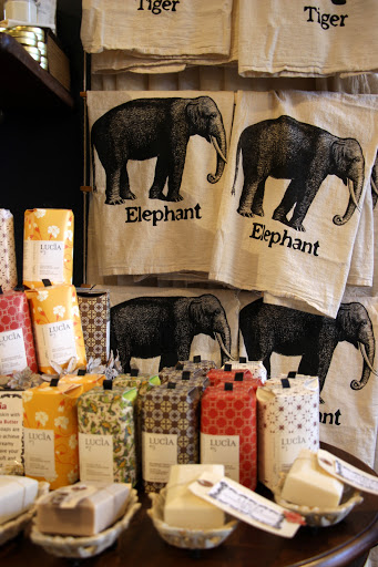 Used Clothing Store «Knimble Clothing», reviews and photos, 851 4th St, San Rafael, CA 94901, USA