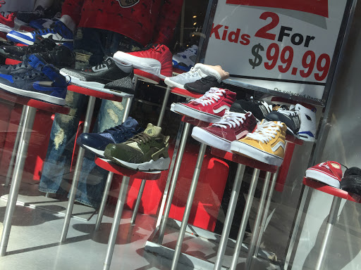 Clothing Store «Bobby Sportswear», reviews and photos, 508 5th Ave, Brooklyn, NY 11215, USA