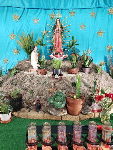 Flea Market «Fox Valley Flea Market», reviews and photos, 840 N State St, Elgin, IL 60123, USA