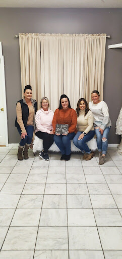 Bridal Shop «Regiss Bridal & Prom - Glasgow», reviews and photos, 114 Ensminger Dr, Glasgow, KY 42141, USA