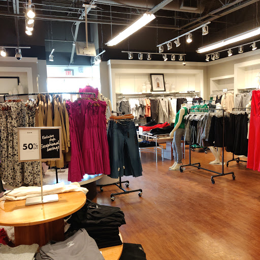 Clothing Store «Banana Republic», reviews and photos, 820 W Stacy Rd, Allen, TX 75013, USA