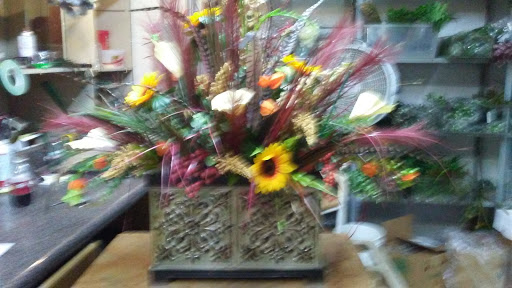 Florist «Camden Florist», reviews and photos, 212 W Main St, Camden, TN 38320, USA