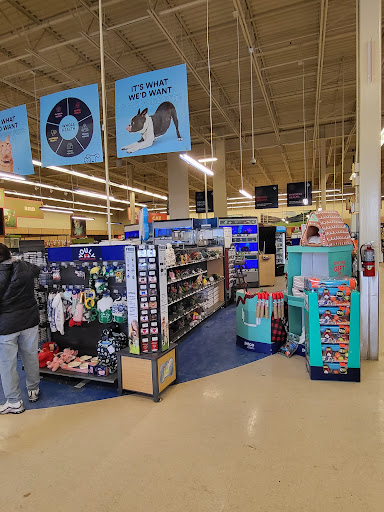 Pet Supply Store «Petco Animal Supplies», reviews and photos, 160 S Mannheim Rd #100, Hillside, IL 60162, USA