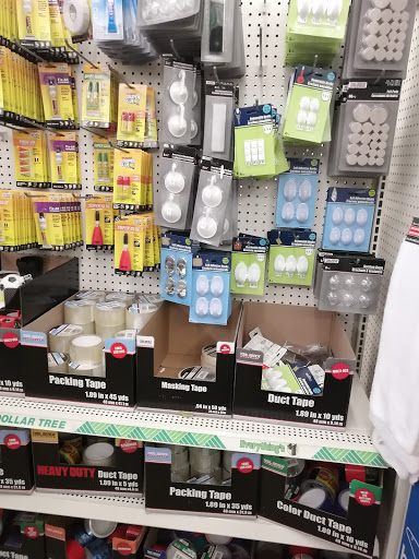 Dollar Store «Dollar Tree», reviews and photos, 918 E New York St #130, Aurora, IL 60505, USA