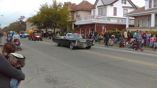 Dessert Shop «Honey Creme Donut Shop», reviews and photos, 514 Vincennes St, New Albany, IN 47150, USA