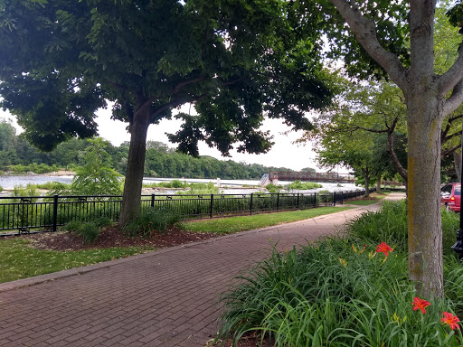 Park «Bicentennial Riverfront Park», reviews and photos, 301 E Hydraulic St, Yorkville, IL 60560, USA