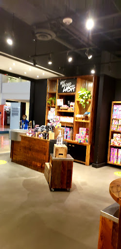 Cosmetics Store «Lush Cosmetics», reviews and photos, 7014 E Camelback Rd, Scottsdale, AZ 85251, USA
