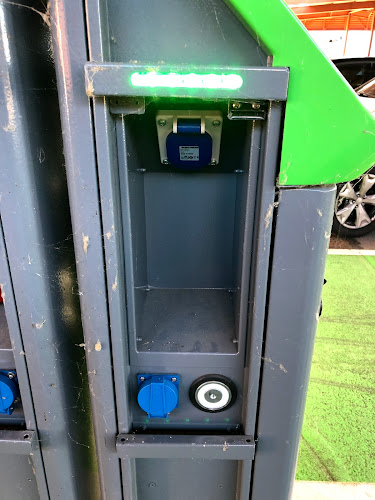 Borne de recharge de véhicules électriques Super U Charging Station Champagnole