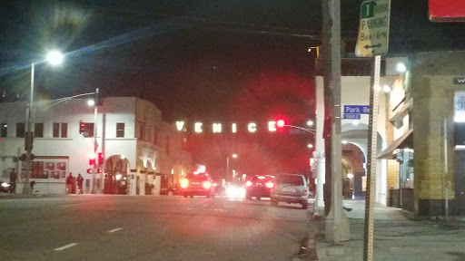 Liquor Store «Trading Post Liquor Store», reviews and photos, 1313 Main St, Venice, CA 90291, USA