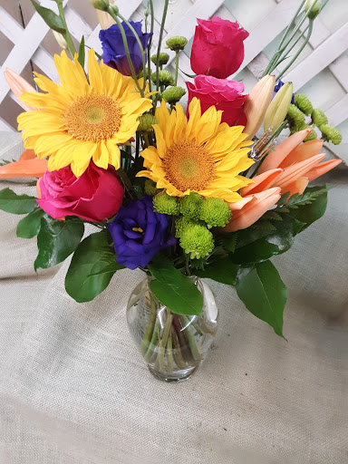 Florist «ROWLETT FLORIST & GIFTS», reviews and photos, 513 W State St, Garland, TX 75040, USA