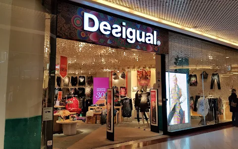 Desigual image