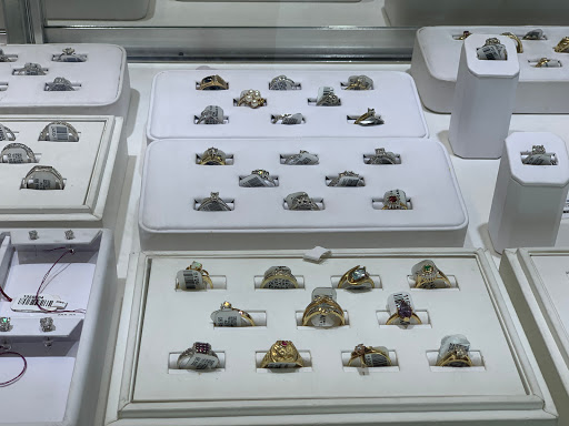 Pawn Shop «Sterling & Knight Jewelry & Pawn», reviews and photos, 295 S Schmidt Rd, Bolingbrook, IL 60440, USA