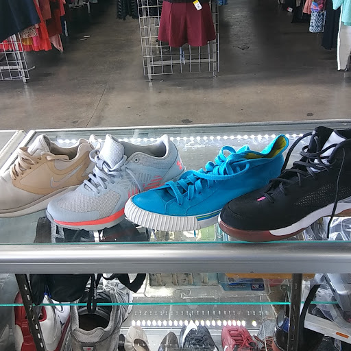 Thrift Store «Goodwill», reviews and photos